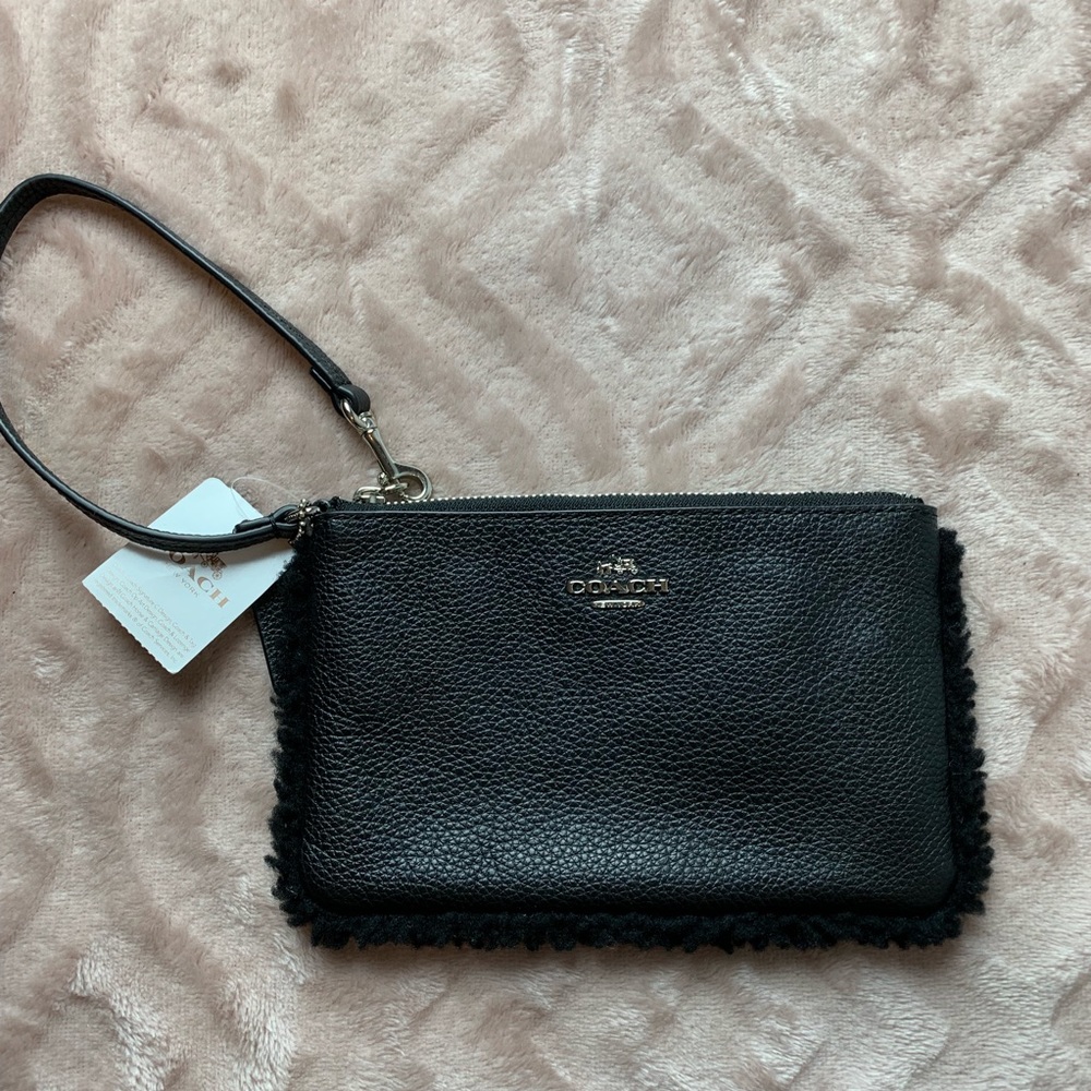 •Beautiful• Coach Large Leather Wristlet  Fur Trim - Picture 6 of 6